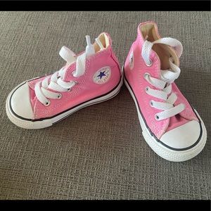 Lot of 5 toddler shoes and slippers sz 5